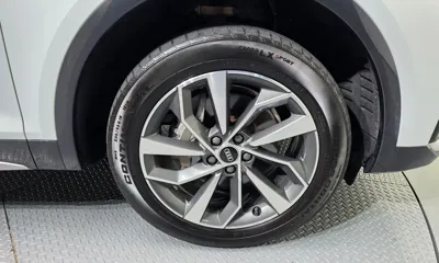 Audi Q5 2022, 119261 км, за 19478.84 USD