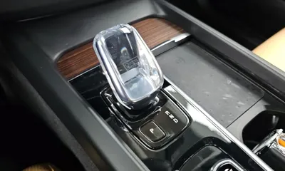 Volvo XC60 2021, 36175 км, за 23412.72 USD - фото 9