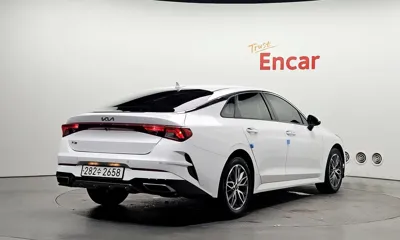 Kia K5 2022, 87789 км, за 12997.24 USD