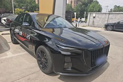 Hongqi H5 2025, 10700 км, за 16821 USD