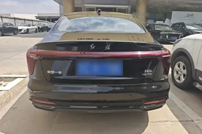 Hongqi H5 2025, 10700 км, за 16821 USD