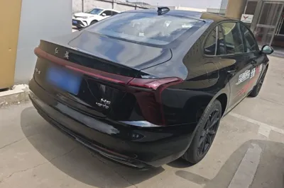 Hongqi H5 2025, 10700 км, за 16821 USD - фото 6