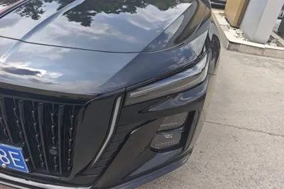 Hongqi H5 2025, 10700 км, за 16821 USD - фото 8
