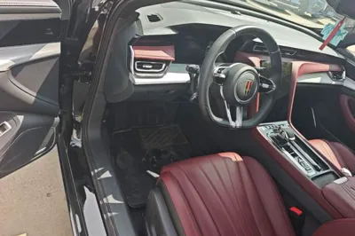Hongqi H5 2025, 10700 км, за 16821 USD - фото 23