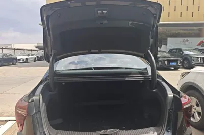 Hongqi H5 2025, 10700 км, за 16821 USD - фото 27