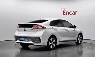 Hyundai Ioniq 2018, 109739 км, за 8131.68 USD
