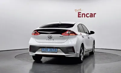 Hyundai Ioniq 2018, 109739 км, за 8131.68 USD