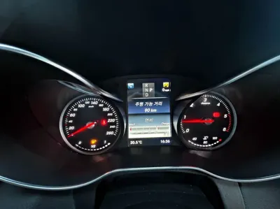 Mercedes-Benz C-Class 2017, 104237 км, за 12406.46 USD - фото 16