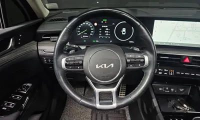 Kia K5 2024, 19302 км, за 21423.45 USD - фото 13