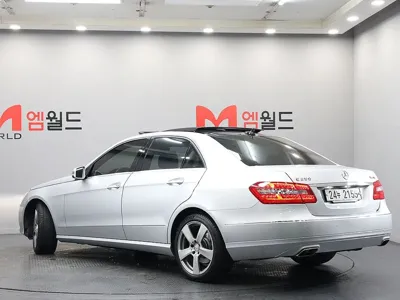 Mercedes-Benz E-Class 2013, 42306 км, за 8861.76 USD