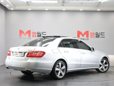 Mercedes-Benz E-Class 2013, 42306 км, за 8861.76 USD