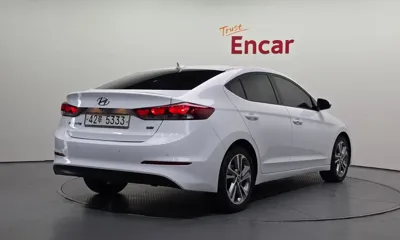 Hyundai Avante 2017, 139613 км, за 4297.71 USD