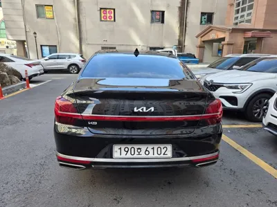 Kia K9 2022, 98000 км, за 2611.19 USD