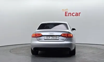 Audi A4 2011, 93779 км, за 2312.52 USD
