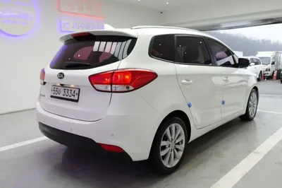 Kia Carens 2015, 140078 км, за 3818.03 USD