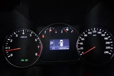 Kia Carens 2015, 140078 км, за 3818.03 USD - фото 8