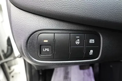 Kia Carens 2015, 140078 км, за 3818.03 USD - фото 18