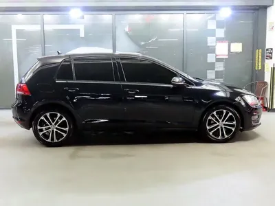 Volkswagen Golf 2016, 144151 км, за 5146.58 USD