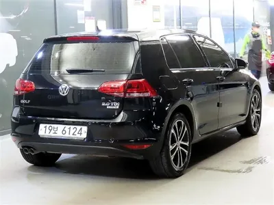 Volkswagen Golf 2016, 144151 км, за 5146.58 USD