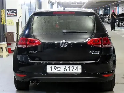 Volkswagen Golf 2016, 144151 км, за 5146.58 USD