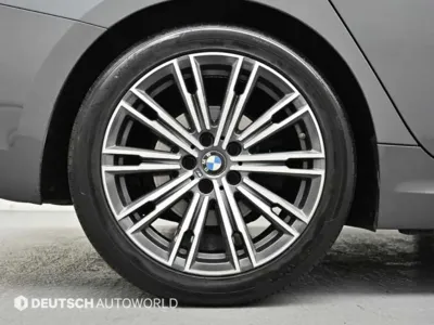 BMW 3-Series 2021, 121872 км, за 16133.24 USD