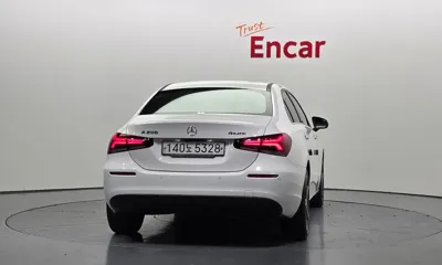 Mercedes-Benz A-Class 2020, 51999 км, за 14205.48 USD