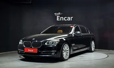 BMW 7-Series · 2015 год