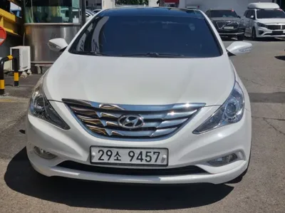 Hyundai Sonata 2010, 181105 км, за 2166.21 USD