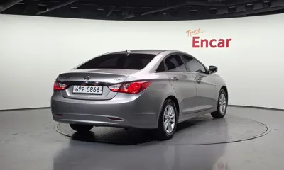 Hyundai Sonata 2012, 137088 км, за 2185.43 USD