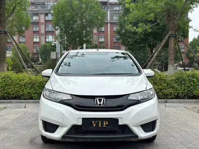 Honda Fit 2015, 90000 км, за 3527.83 USD