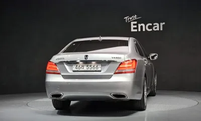 Hyundai Equus 2013, 185113 км, за 5534.93 USD