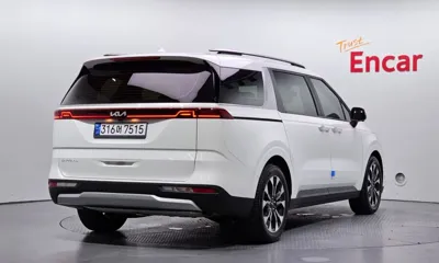 Kia Canival 2023, 22364 км, за 18526.94 USD