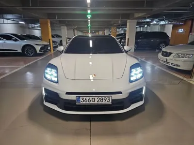 Porsche Panamera 2025, 3508 км, за 110446.56 USD