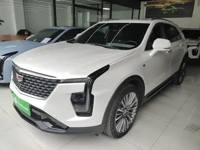 Cadillac XT4 2025, 6300 км, за 24661.09 USD