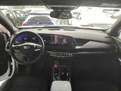 Cadillac XT4 2025, 6300 км, за 24661.09 USD - фото 10