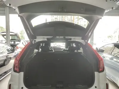 Cadillac XT4 2025, 6300 км, за 24661.09 USD - фото 19