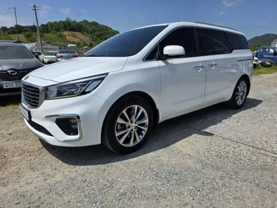 Kia Canival · 2019 год
