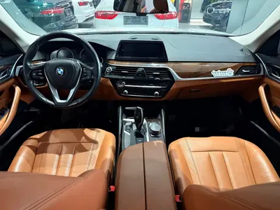 BMW 5 Series 2017, 78000 км, за 17367.71 USD