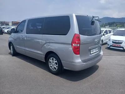 Hyundai Starex 2016, 178376 км, за 4463.7 USD