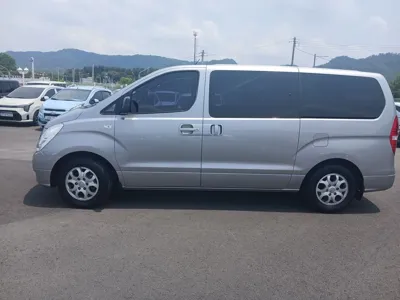 Hyundai Starex 2016, 178376 км, за 4463.7 USD