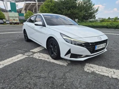 Hyundai Avante 2023, 73858 км, за 12228.99 USD