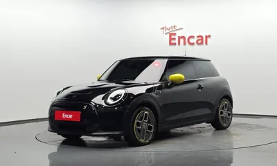 MINI Cooper · 2023 год