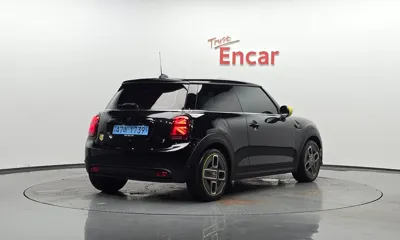 MINI Cooper 2023, 11682 км, за 18970.72 USD