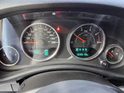 Jeep Wrangler 2015, 100000 км, за 13121.96 USD