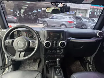 Jeep Wrangler 2015, 100000 км, за 13121.96 USD
