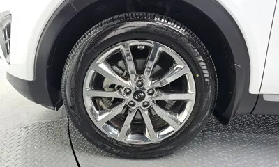 Kia Sorento 2016, 134007 км, за 8736.18 USD