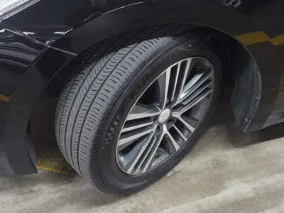 Hyundai Grandeur 2014, 295000 км, за 2537.08 USD