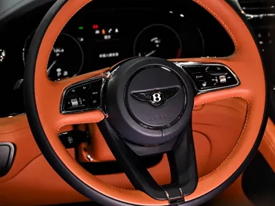 Bentley Bentayga 2021, 15000 км, за 288496.68 USD