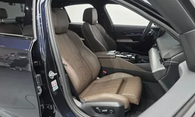 BMW 5-Series 2024, 14248 км, за 41223.58 USD - фото 12
