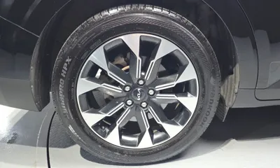 Kia Canival 2023, 104229 км, за 15570.04 USD